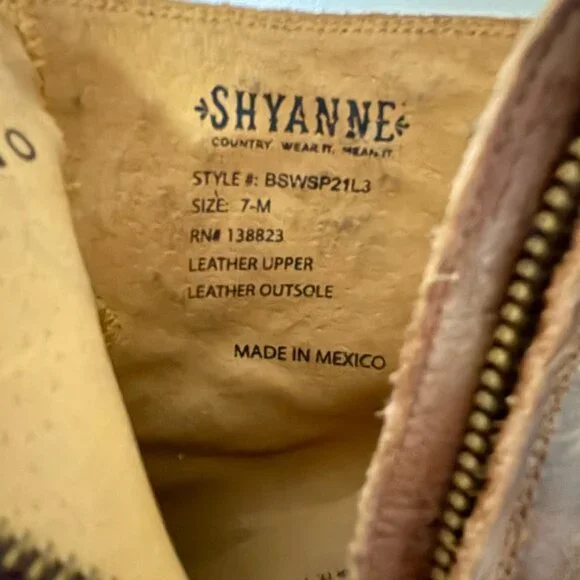 Size 7 Shyanne Women's Millie Floral Embroidered Booties - Picture 3 of 8